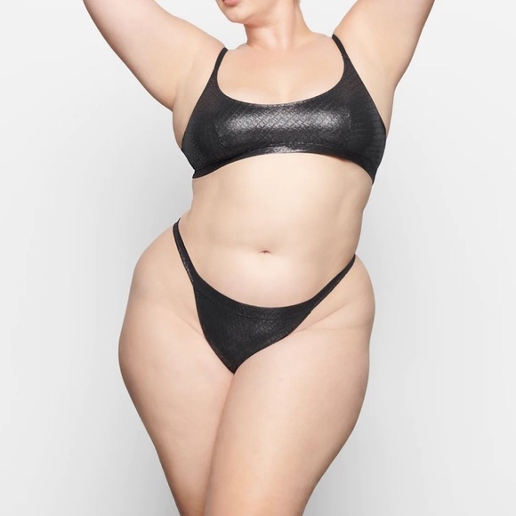 SKIMS Logo Mesh Skimpy Thong Onyx Black NEW Women's Size 4X string panties - Picture 2 of 8